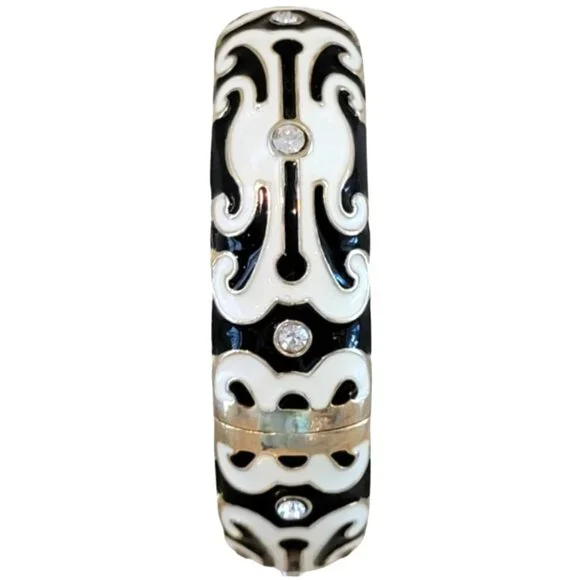 Beautiful Vintage-Inspired Black & White Enamel Bangle Bracelet - Picture 2 of 7